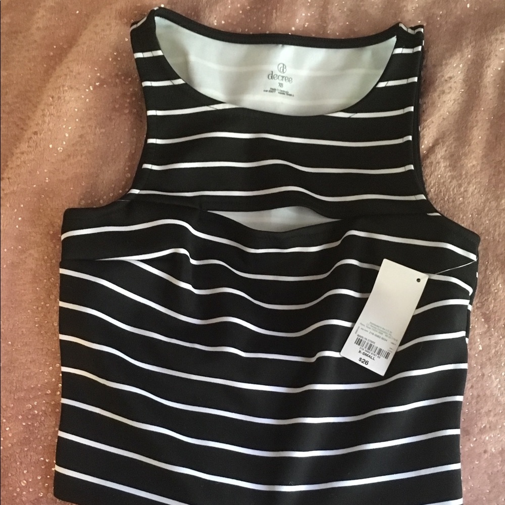 Sleeveless Chest keyhole striped dress shirt